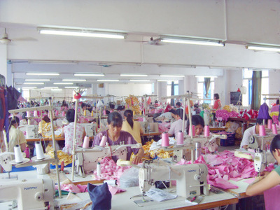 广州市荔湾区维儿雅童装行 打造时尚与舒适并重的童装服饰研发之路