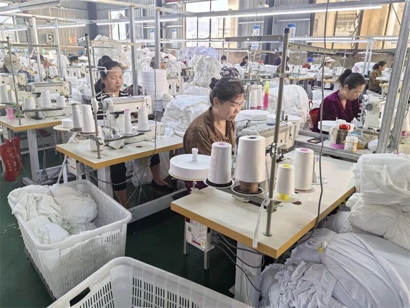 玉屏 小工坊撑起就业“幸福伞” 服饰研发成就致富路